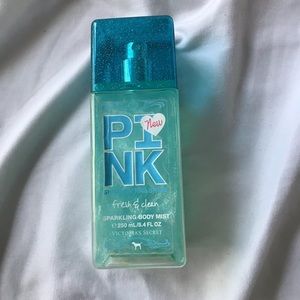 VS pink fresh& clean shimmer body spray